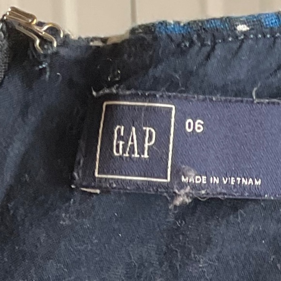 Gap Floral Dress with Pockets - Picture 3 of 4